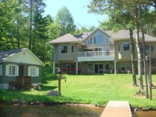 5504 Riverview Dr, Woodboro WI  54501-9305 exterior