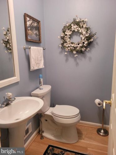 503 Summit Ct, Media PA 19063-5447 exterior