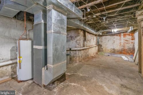 1310 17 St, Philadelphia PA 19121-5041 exterior