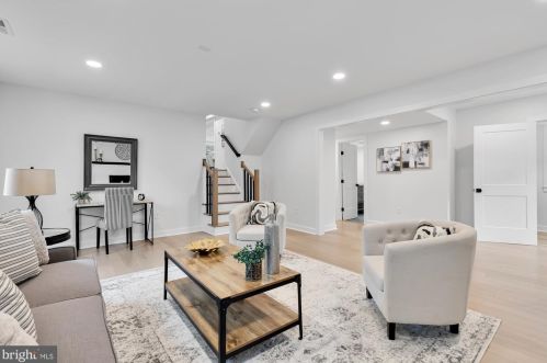 6705 Buttermere Ln, Bethesda MD  20817-1528 exterior