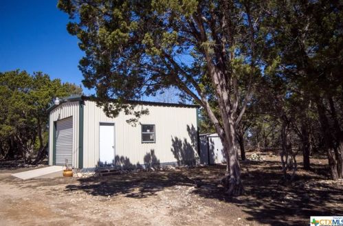 864 Hillside Dr, Spring Branch TX 78070-3808 exterior