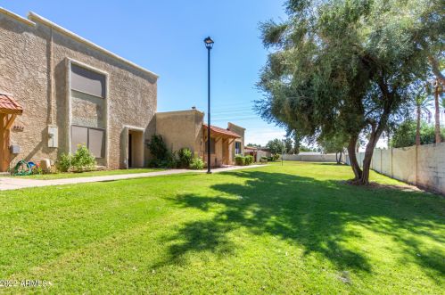 8022 32nd Ave, Phoenix AZ  85051-6214 exterior