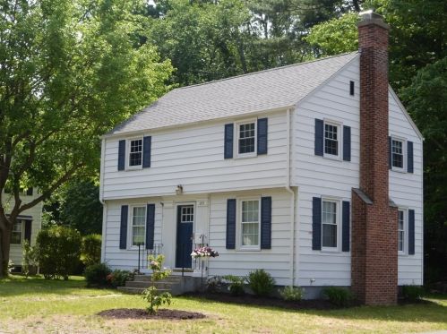 285 Maple Rd, Springfield MA  01106-3100 exterior