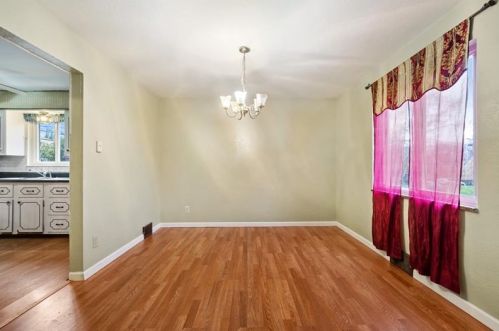 432 Jenne Dr, Pittsburgh PA 15236-2422 exterior