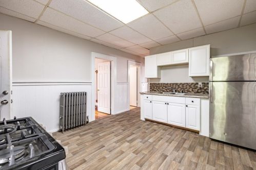 62 Rivers Ave, Chicopee MA 01013-4125 exterior