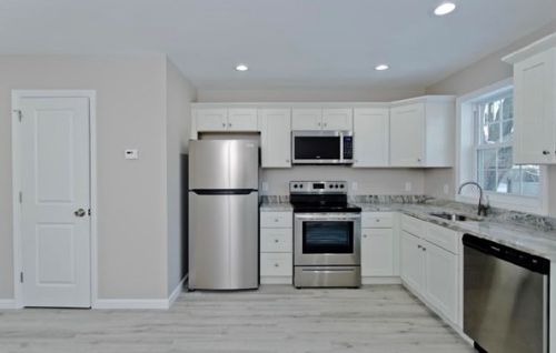 246 Eastern Ave, Springfield MA  01109-3303 exterior