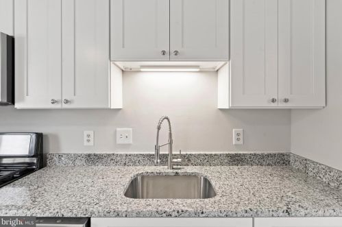 7449 Duddington Dr, Alexandria VA 22315-3849 exterior