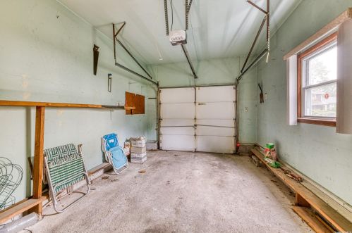 317 Plymouth St, Huntington Station NY 11746-7018 exterior