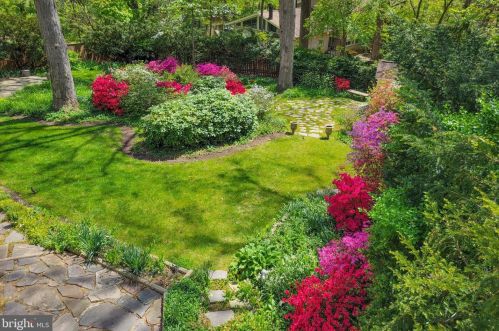 4 Argyle St, Rockville MD 20850-4417 exterior