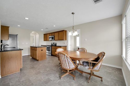 327 Cpe Conroe Dr, Montgomery TX 77356-5718 exterior