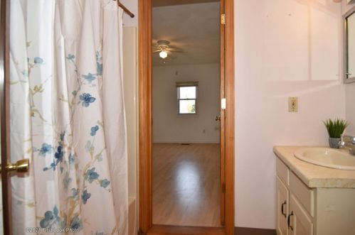 18 Atwells Ave, Providence RI 02909-1026 exterior