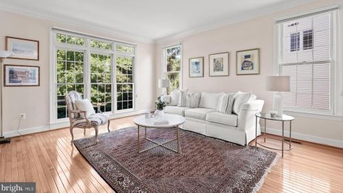 10907 Lamplighter Ln, Rockville MD 20854-2763 exterior