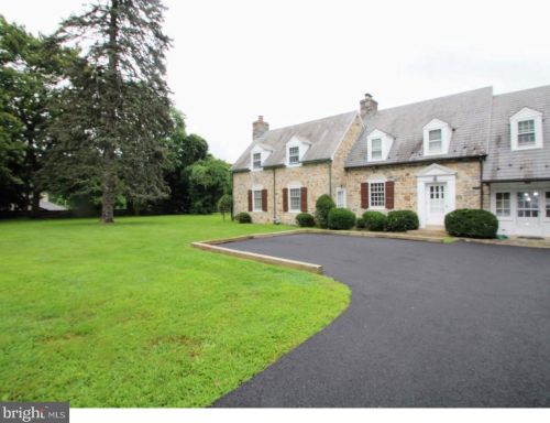 2325 Valley Rd, Huntingdon Valley PA  19006-6007 exterior