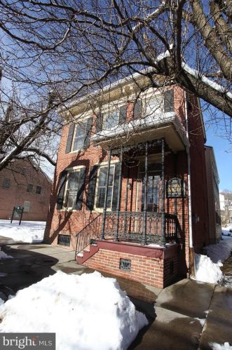 223 Washington St, Huntingdon PA 16652-1525 exterior