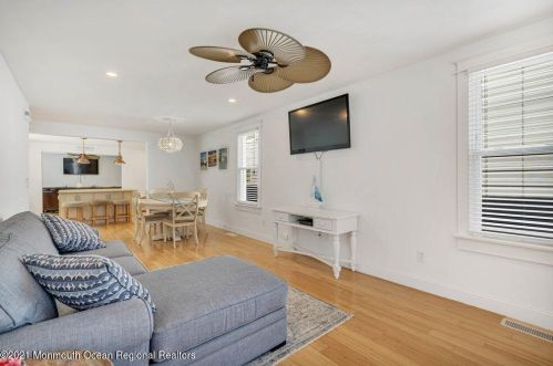 13 Ctr St, Locust NJ 07760-1712 exterior