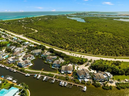 2428 Harbour Cove Dr, Fort Pierce FL  34949-1515 exterior