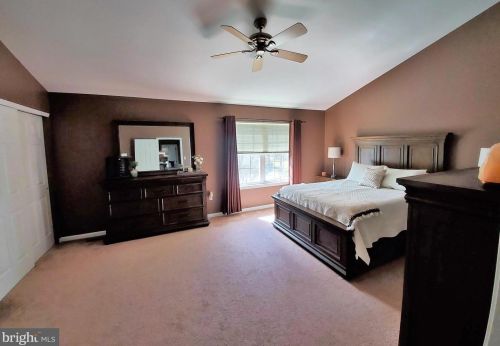 52 Steeplechase Cir, Chester PA 19014-1463 exterior