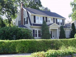 100 Albemarle Rd, Newton, MA 02460-1135