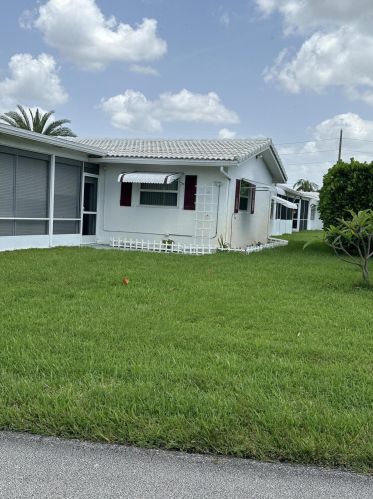 1514 21 St, Boynton Beach FL 33426-6428 exterior