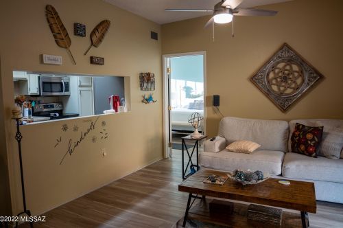 8738 Little Oak Ln, Tucson AZ 85704-0940 exterior