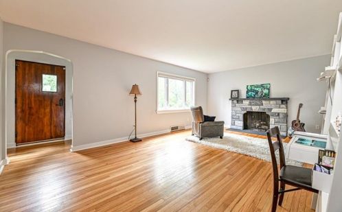 743 Harden Dr, Pittsburgh, PA 15229-1106