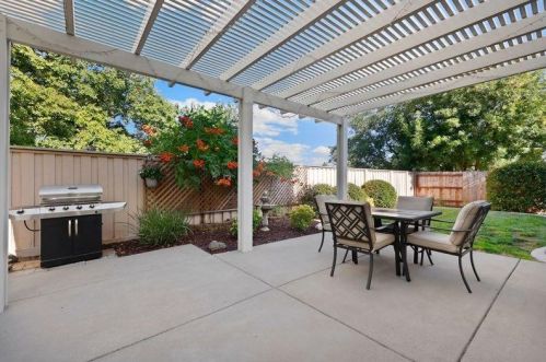 552 Hall St, Folsom CA 95630-9545 exterior