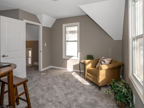 896 6 St, Saint Paul MN 55106-4503 exterior