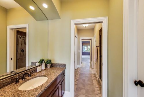 329 Kenmore Ave, Elmhurst IL 60126-3517 exterior