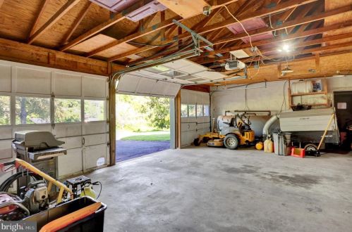 886 Vaughn Rd, Pottstown PA exterior