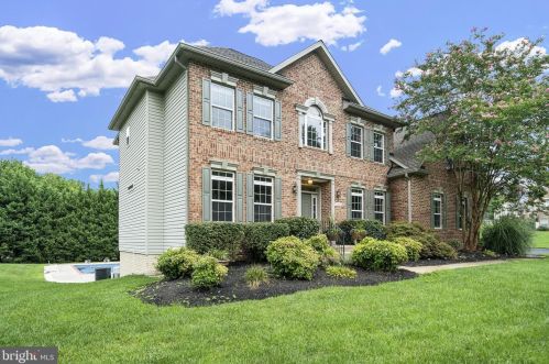 1261 Matthew Dr, Huntingtown, MD 20639-2803