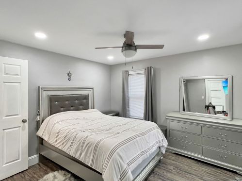 179 Mineola Ave, Valley Stream NY 11580-5804 exterior