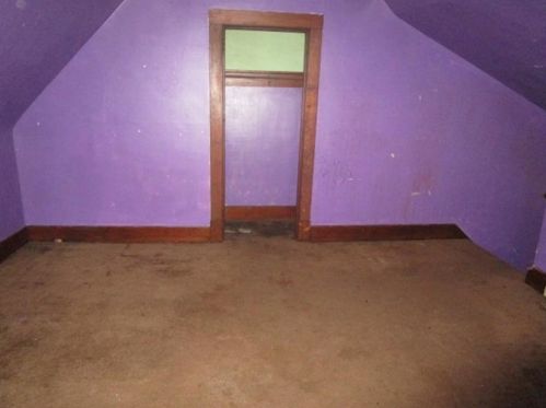 3104 Ashlyn St, Pittsburgh PA 15204-1706 exterior