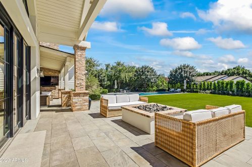 5431 Exeter Blvd, Phoenix AZ 85018-3227 exterior