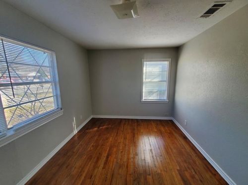 8706 Cardella Ave, Dallas TX  75217-4239 exterior