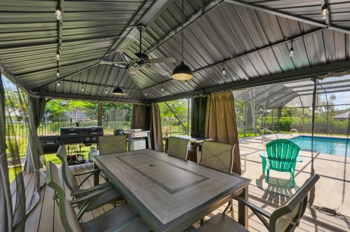 2700 41st St, Boca Raton FL  33434-5842 exterior