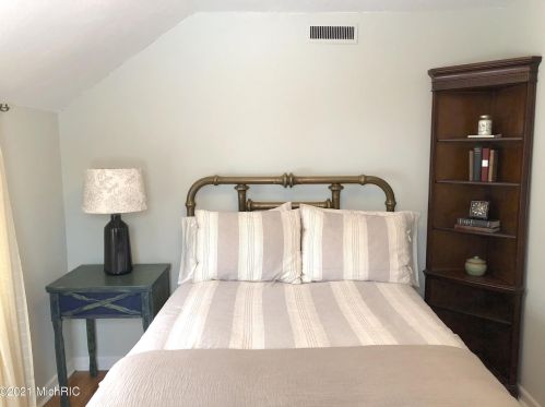 6856 118 Ave, Fennville MI 49408-9766 exterior