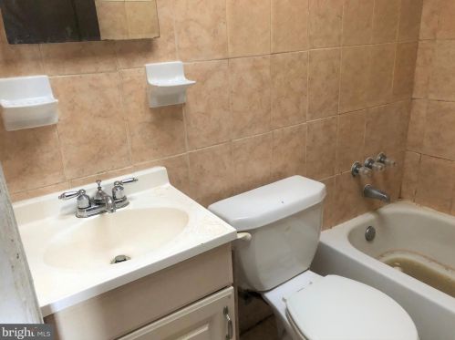 1139 Colonial Ave, Alexandria VA 22314-1325 exterior