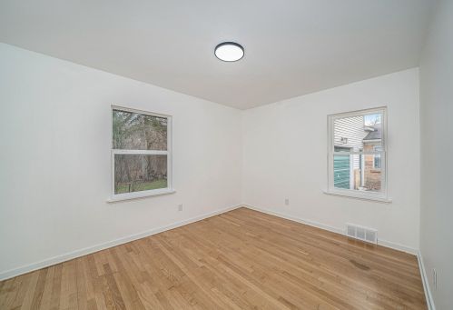 1650 Derbyshire St, Grand Rapids MI 49508-2524 exterior