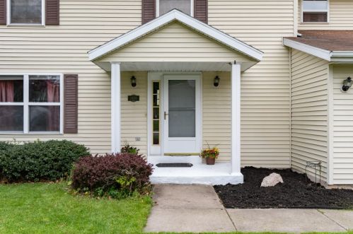 2030 Partridge Ln, Kalamazoo, MI 49009-3006