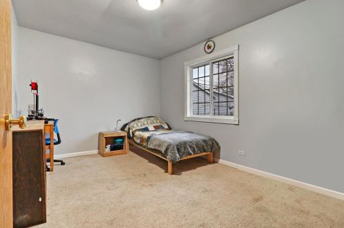 2728 Lydia St, Waukegan IL exterior