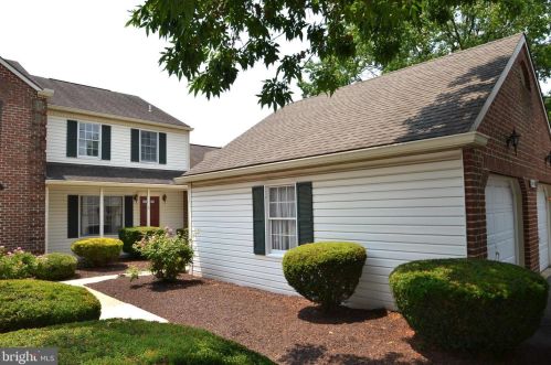 2033 Raleigh Rd, Hummelstown PA  17036-8992 exterior