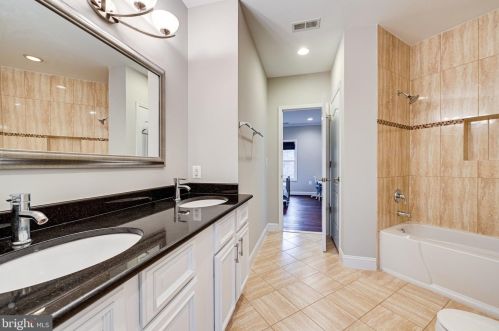 1339 Mayflower Dr, Mc Lean VA 22101-5612 exterior