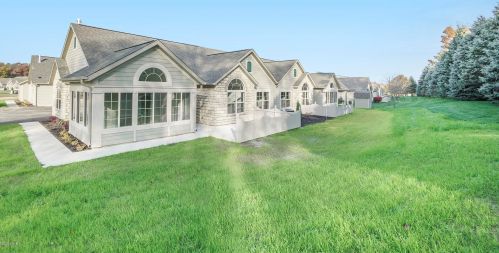 2625 Bluestone Cir, Kalamazoo, MI 49009-6761