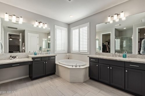 21618 39th Ter, Phoenix AZ  85050-4911 exterior