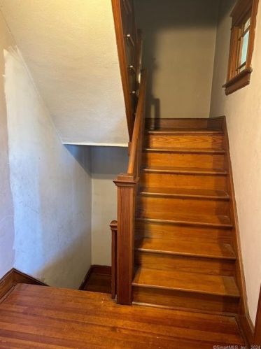 260 Grove St, New Britain CT 06053-3762 exterior