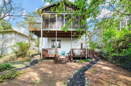 2122 Belvedere Dr, Atlanta GA  30318-1704 exterior