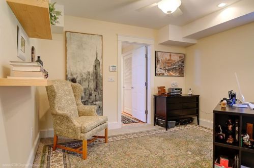 414 Corey Ln, Middletown RI 02842-5659 exterior