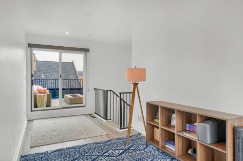 5563 Berlin Way, Pittsburgh PA  15201 exterior