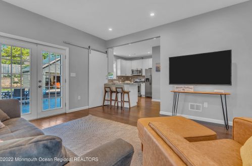 33 Avenue C, Atlantic Highlands NJ  07716-1069 exterior