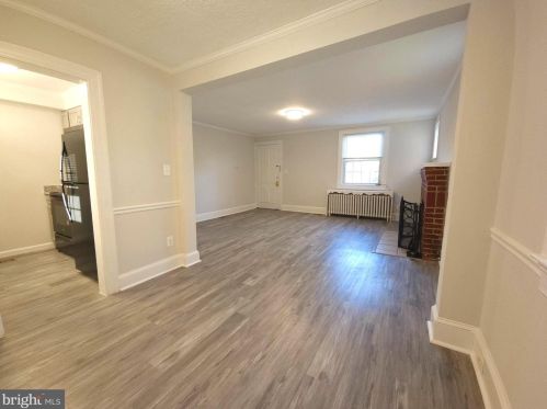 733 1st St, Arlington VA  22203-1861 exterior